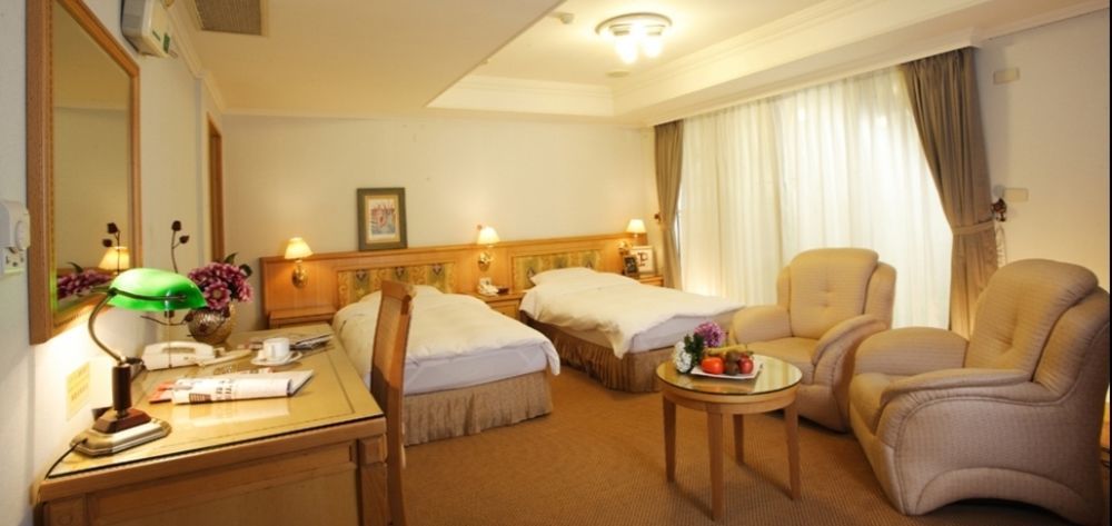 Kingdom Hotel Sin-ču Exteriér fotografie